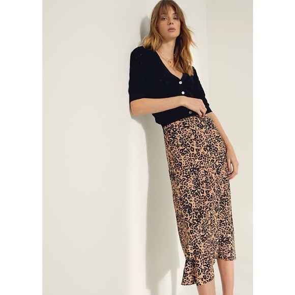 Aritzia Wilfred Button Midi skirt - Picture 1 of 6